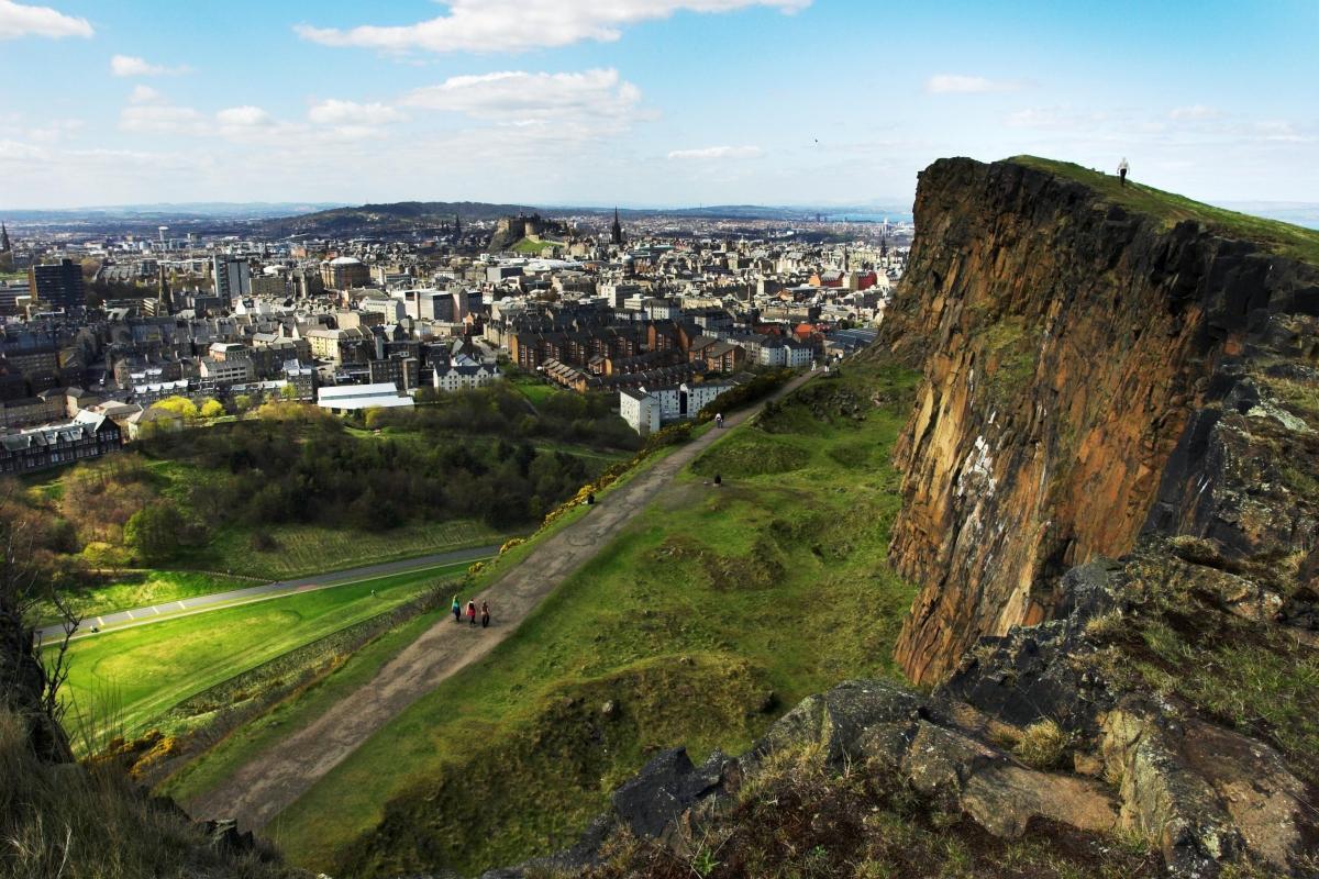 https://media-cdn.tripadvisor.com/media/attractions-content--1x-1/0b/27/54/31.jpg