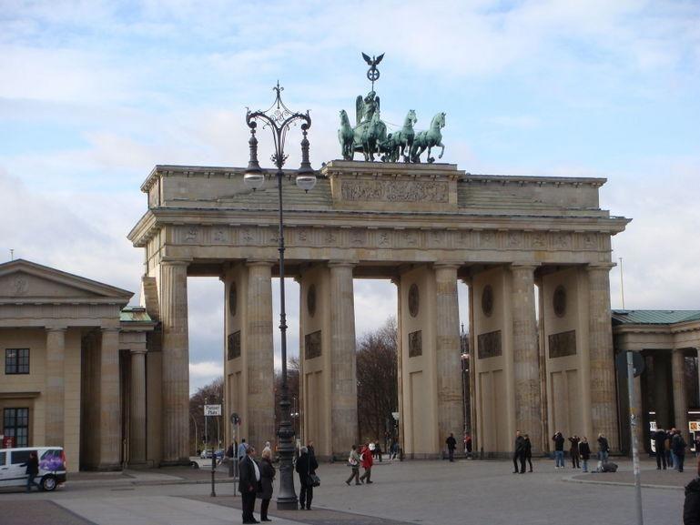 https://media-cdn.tripadvisor.com/media/attractions-content--1x-1/0b/27/5f/c1.jpg