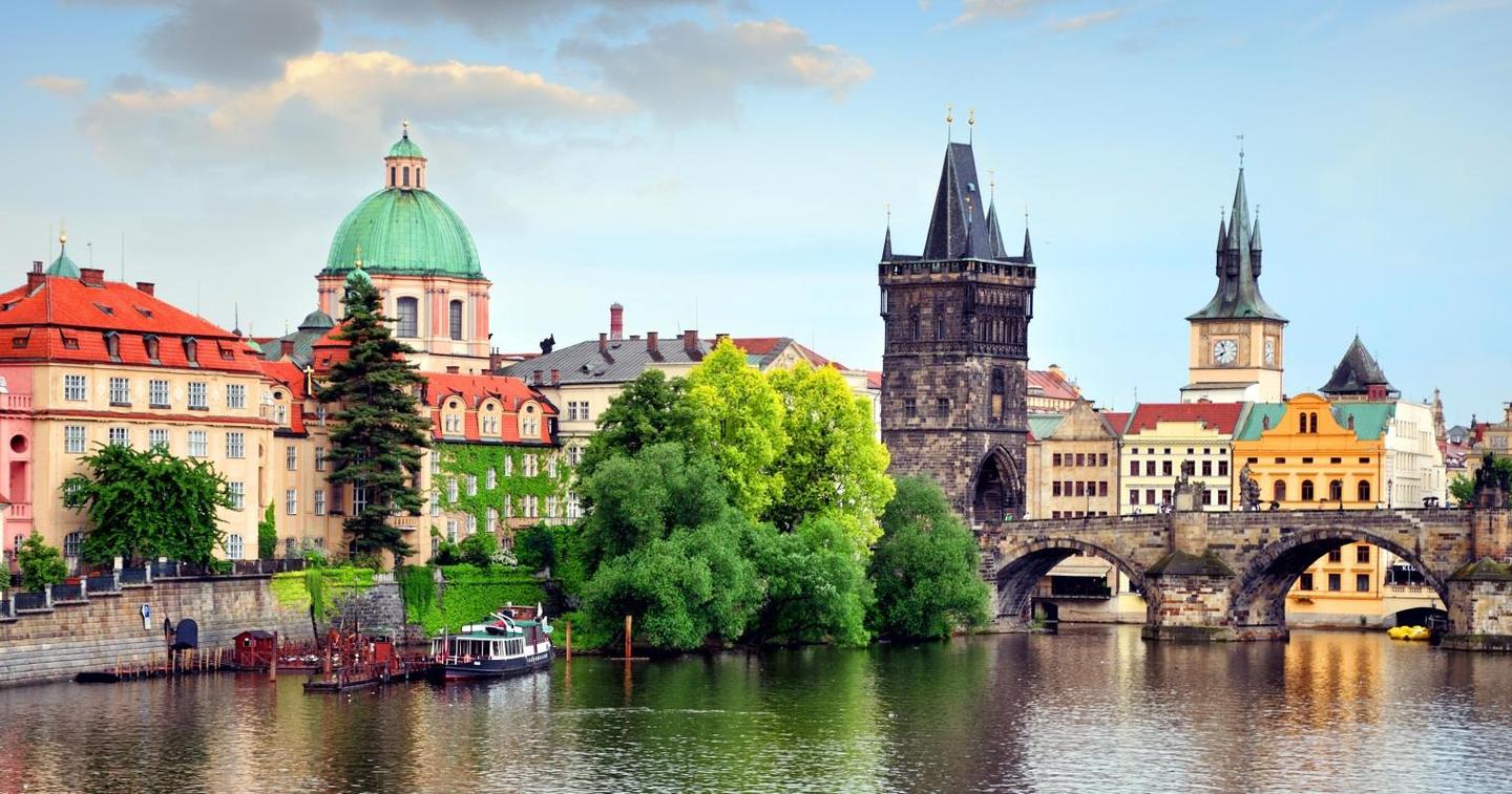 https://media-cdn.tripadvisor.com/media/attractions-content--1x-1/0b/27/6f/2d.jpg