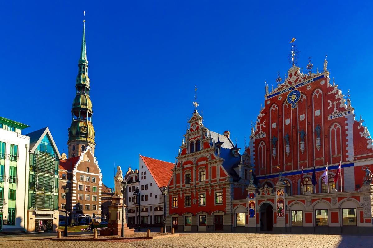 https://media-cdn.tripadvisor.com/media/attractions-content--1x-1/0b/39/9e/51.jpg