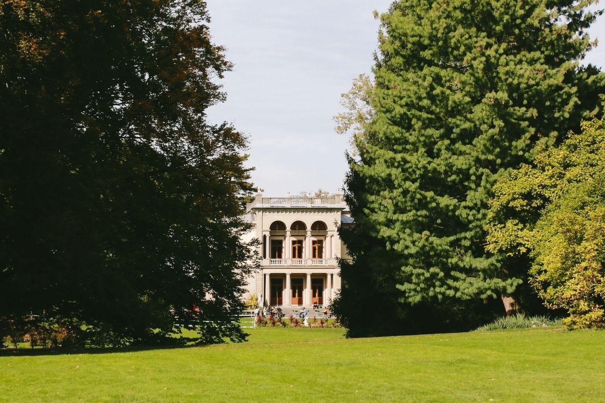 https://media-cdn.tripadvisor.com/media/attractions-content--1x-1/0b/df/11/8e.jpg