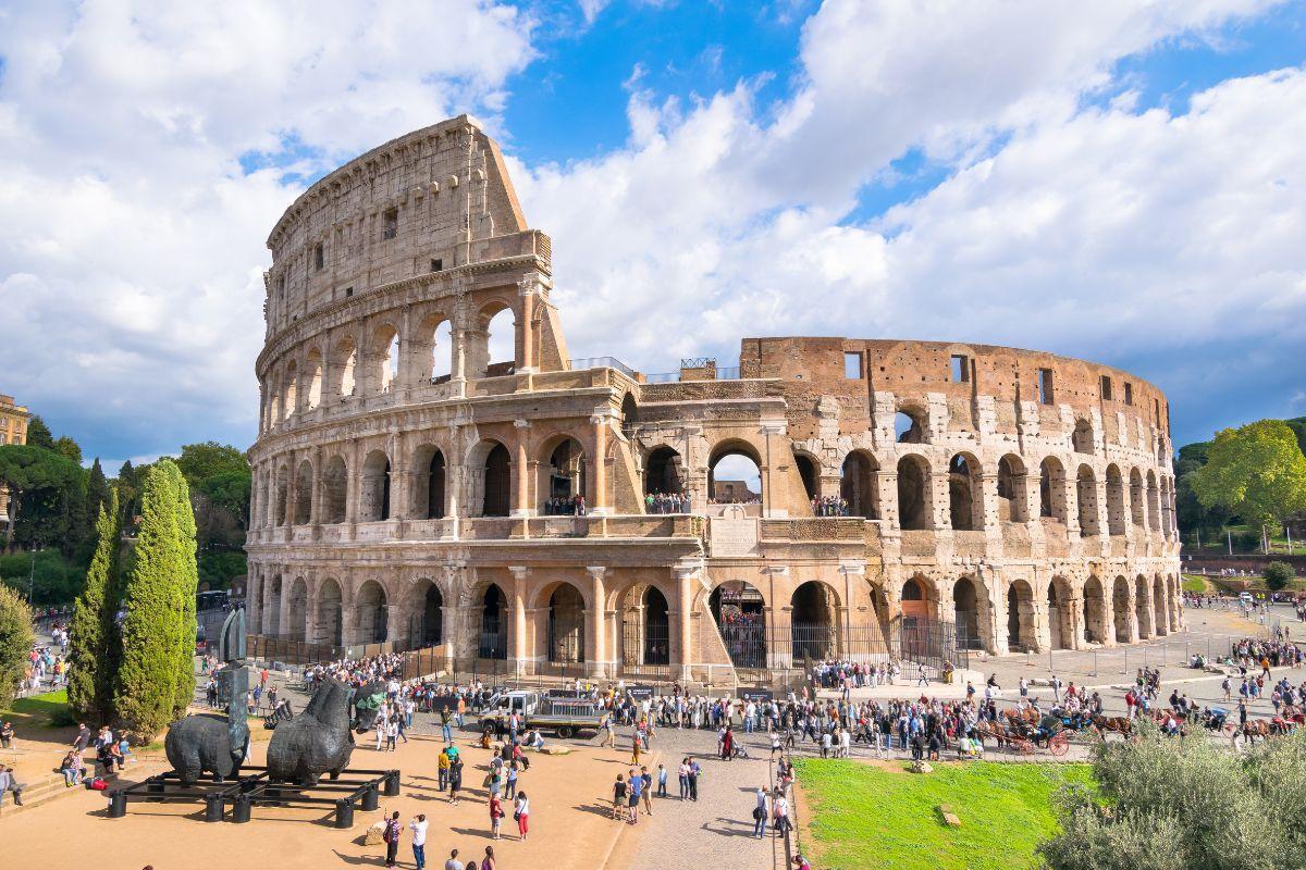 https://media-cdn.tripadvisor.com/media/attractions-content--1x-1/12/32/04/2a.jpg